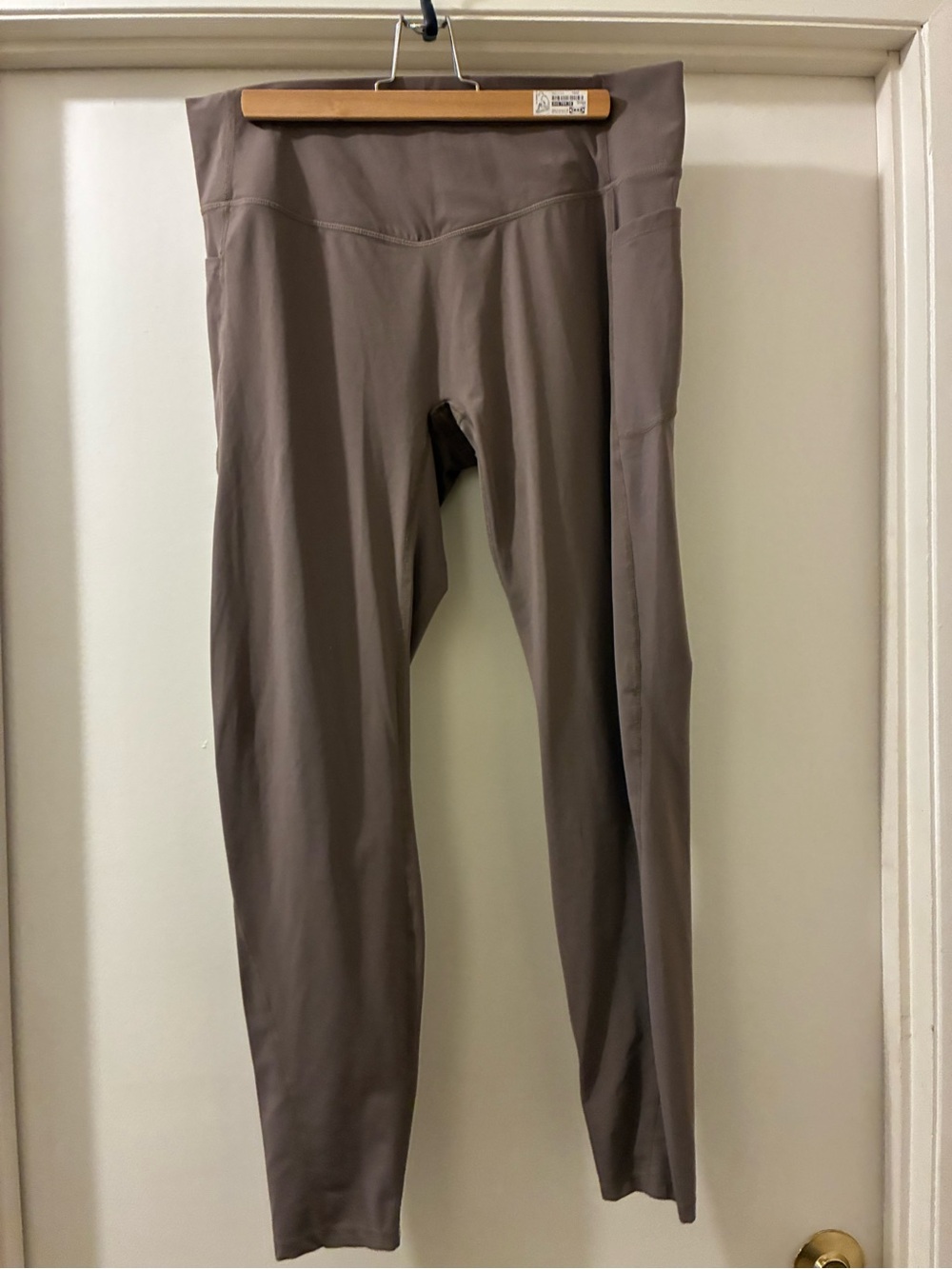 Taupe High-Waist Leggings with Pockets - Like New